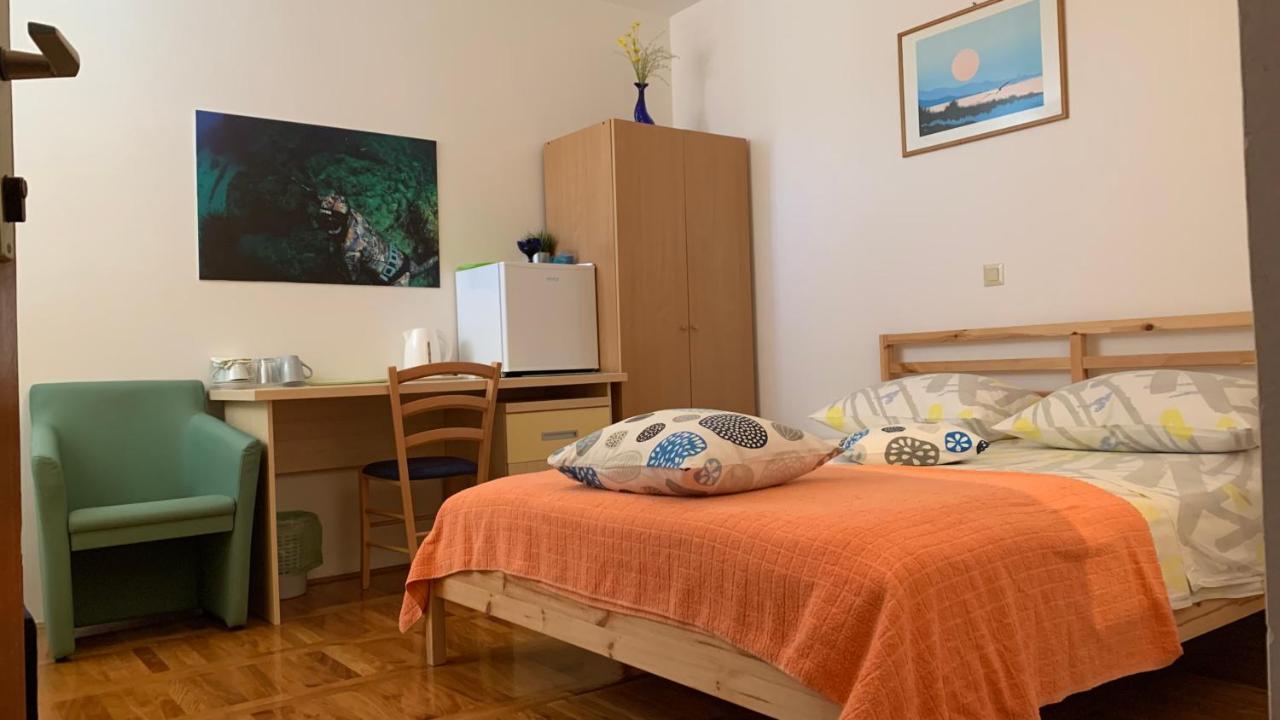 Studio Apartment And Rooms Adria Водице Экстерьер фото