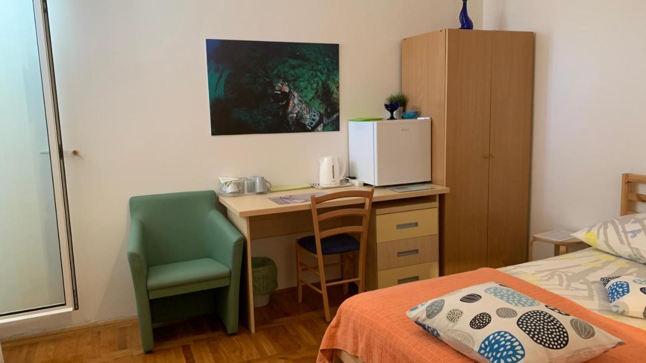 Studio Apartment And Rooms Adria Водице Экстерьер фото