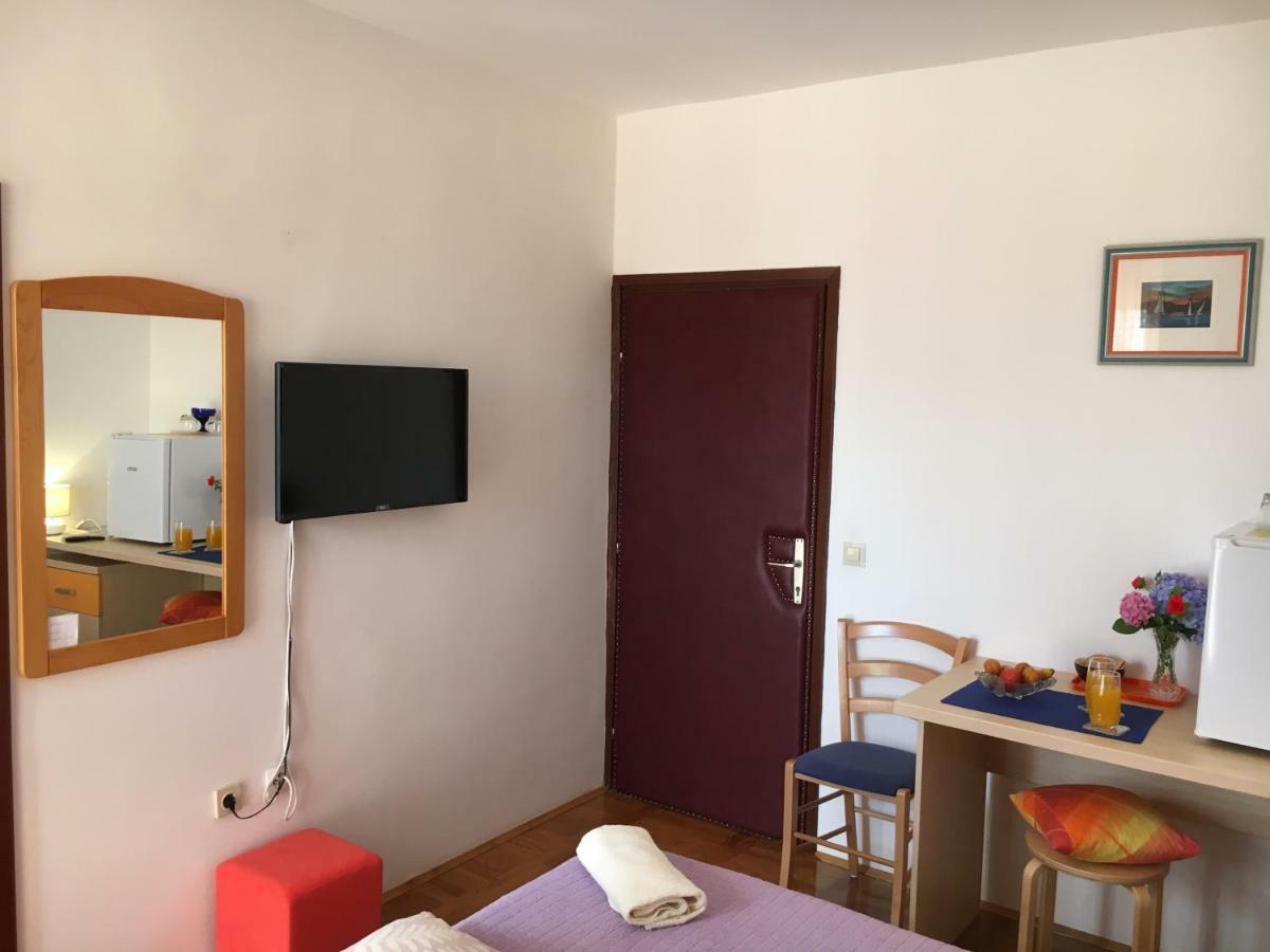 Studio Apartment And Rooms Adria Водице Экстерьер фото